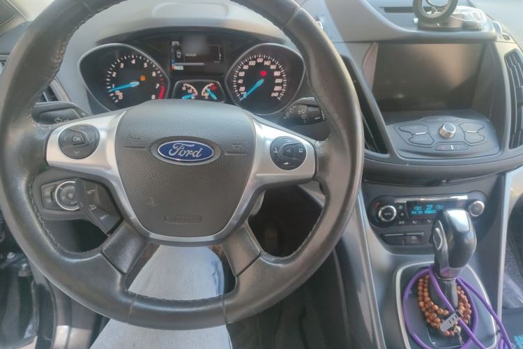 Used Ford Kuga 2015 1.5L GTDi Four-Wheel-Drive Elite Model Center Console