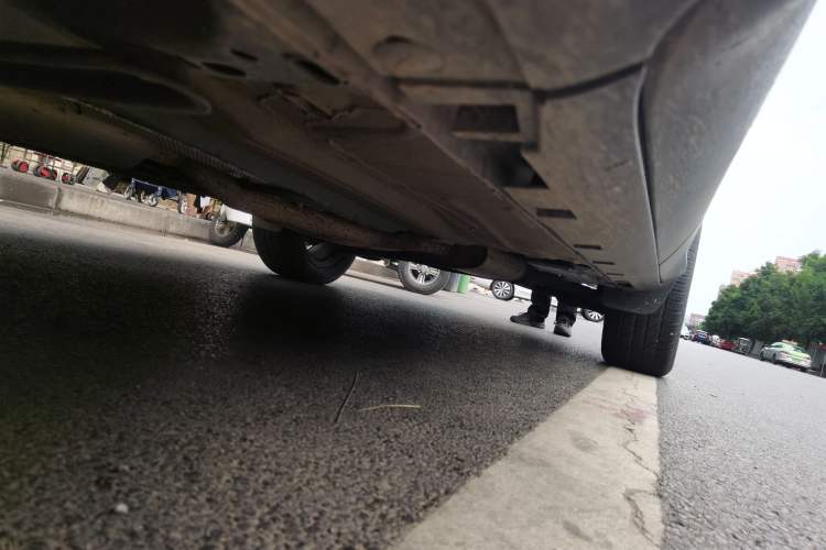 Used Ford Kuga 2015 2.0L GTDi Four-Wheel-Drive Sport Model Chassis Front Left