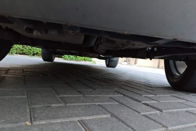 Used Ford Kuga 2015 2.0L GTDi Four-Wheel-Drive Sport Model Chassis Front