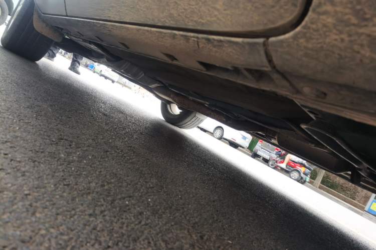 Used Ford Kuga 2015 2.0L GTDi Four-Wheel-Drive Sport Model Chassis Front Right
