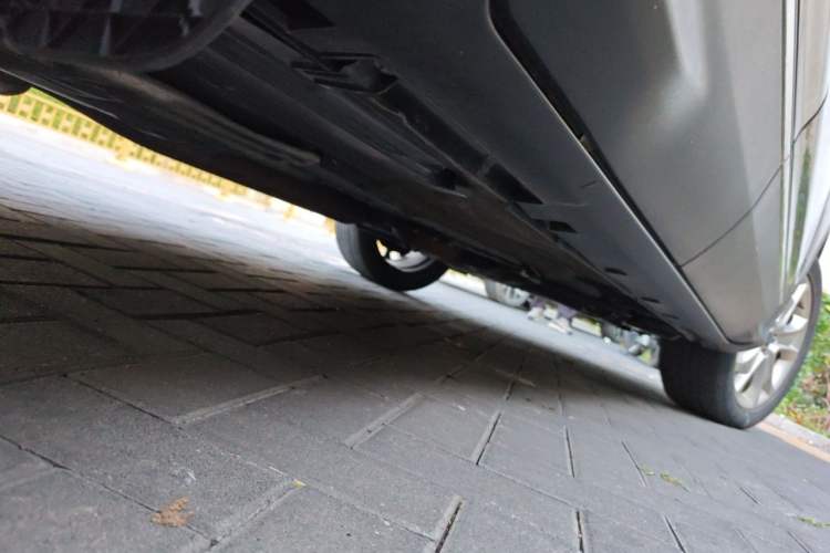 Used Ford Kuga 2015 2.0L GTDi Four-Wheel-Drive Sport Model Chassis Rear Right