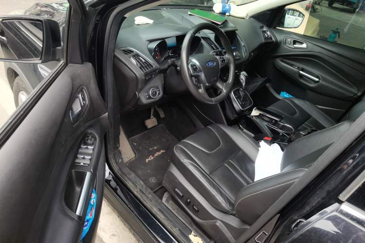 Used Ford Kuga 2015 2.0L GTDi Four-Wheel-Drive Sport Model Driver Seat