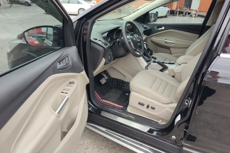 Used Ford Kuga 2015 2.0L GTDi Four-Wheel Drive Prestige Model Driver Seat