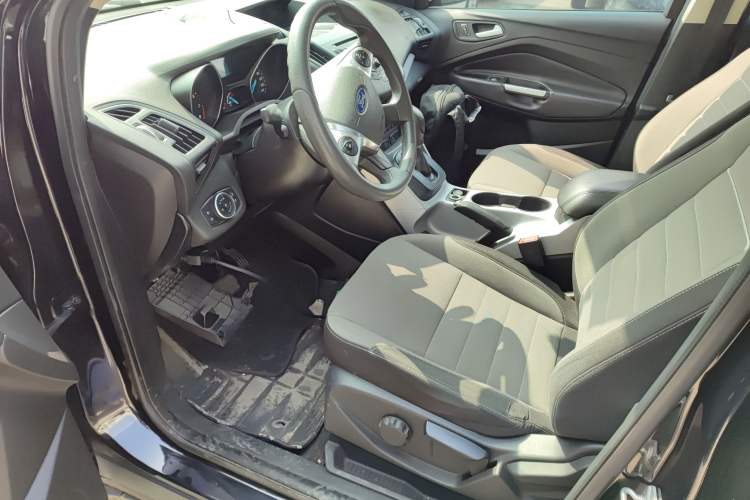 Used Ford Kuga 2015 1.5L GTDi Two-Wheel-Drive Comfort Model Driver Seat