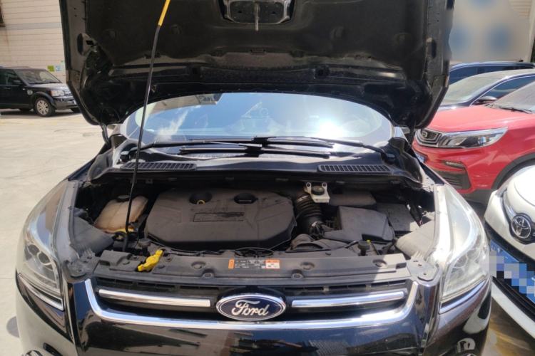 Used Ford Kuga 2015 2.0L GTDi Four-Wheel Drive Elite Model Engine Bay