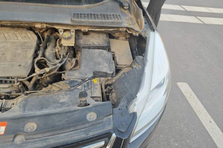 Used Ford Kuga 2015 1.5L GTDi Two-Wheel Drive Fashion Edition Engine Bay Left
