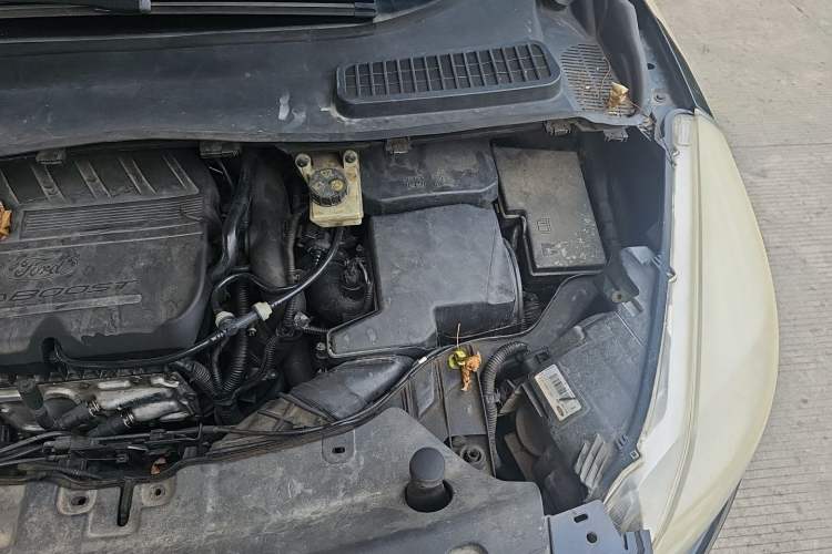 Used Ford Kuga 2015 1.5L GTDi Two-Wheel Drive Fashion Edition Engine Bay Left