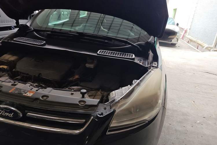 Used Ford Kuga 2015 1.5L GTDi Two-Wheel Drive Fashion Edition Engine Bay Left