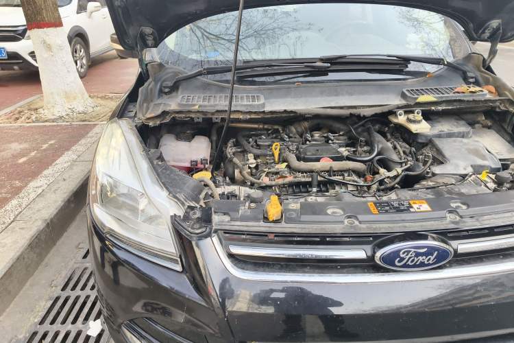 Used Ford Kuga 2015 1.5L GTDi Two-Wheel-Drive Comfort Model Engine Bay Right