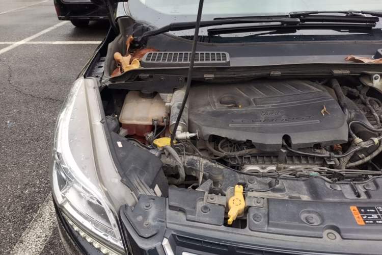 Used Ford Kuga 2015 1.5L GTDi Two-Wheel Drive Fashion Edition Engine Bay Right