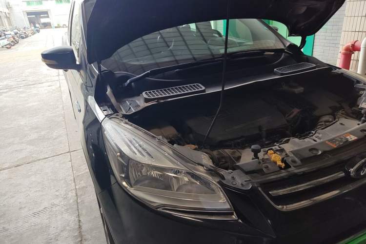 Used Ford Kuga 2015 1.5L GTDi Two-Wheel Drive Fashion Edition Engine Bay Right