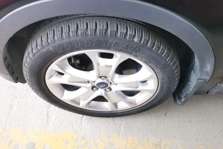 Used Ford Kuga 2015 2.0L GTDi Four-Wheel-Drive Sport Model Exterior 2