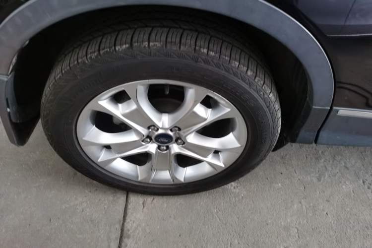 Used Ford Kuga 2015 2.0L GTDi Four-Wheel-Drive Sport Model Exterior 3