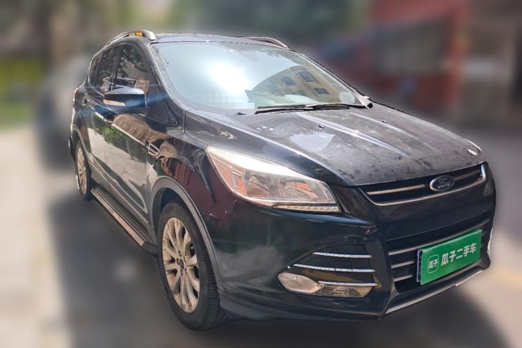 Used Ford Kuga 2015 1.5L GTDi Four-Wheel-Drive Elite Model Front Right 45 Deg