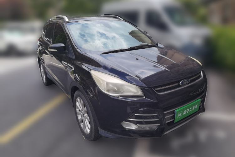 Used Ford Kuga 2015 1.5L GTDi Four-Wheel-Drive Elite Model Front Right 45 Deg