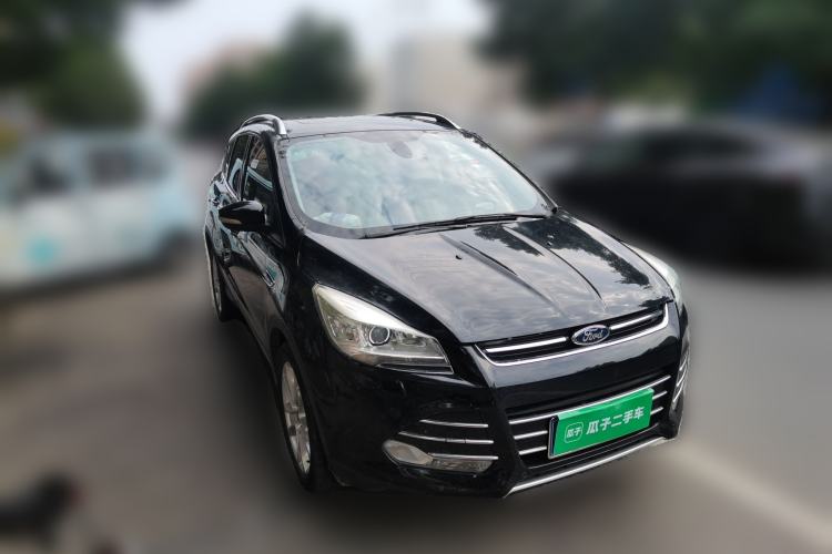 Used Ford Kuga 2015 2.0L GTDi Four-Wheel-Drive Sport Model Front Right 45 Deg
