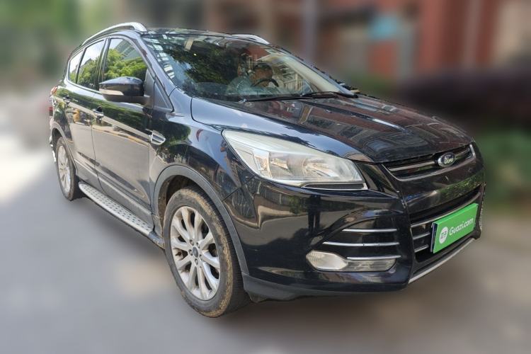 Used Ford Kuga 2015 1.5L GTDi Four-Wheel-Drive Elite Model Front Right 45 Deg