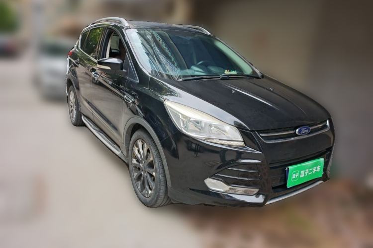 Used Ford Kuga 2015 1.5L GTDi Two-Wheel-Drive Comfort Model Front Right 45 Deg
