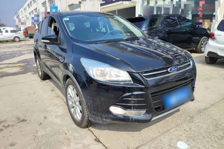 Used Ford Kuga 2015 1.5L GTDi Two-Wheel-Drive Comfort Model Front Right 45 Deg