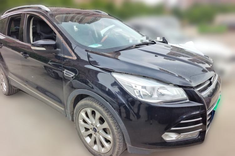 Used Ford Kuga 2015 1.5L GTDi Two-Wheel-Drive Comfort Model Front Right 45 Deg