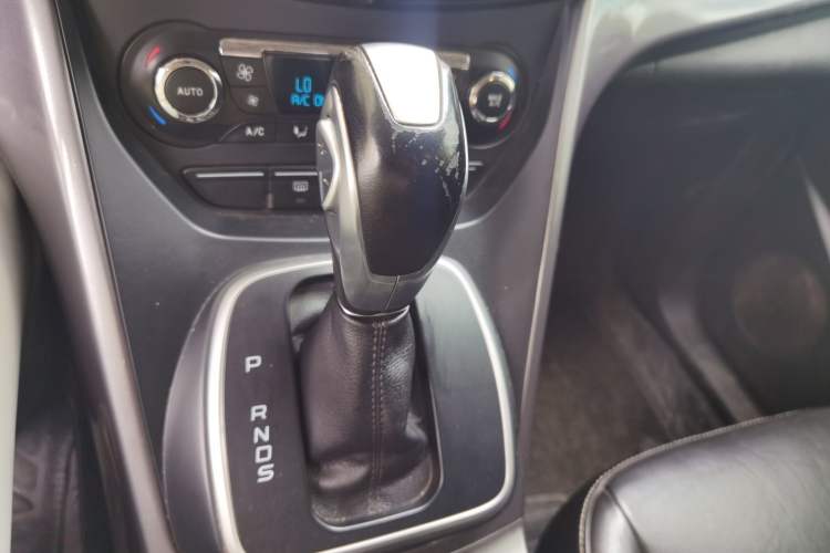Used Ford Kuga 2015 1.5L GTDi Four-Wheel-Drive Elite Model Gear Lever