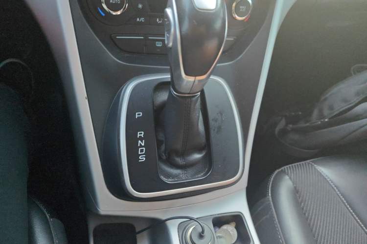Used Ford Kuga 2015 1.5L GTDi Two-Wheel Drive Fashion Edition Gear Lever