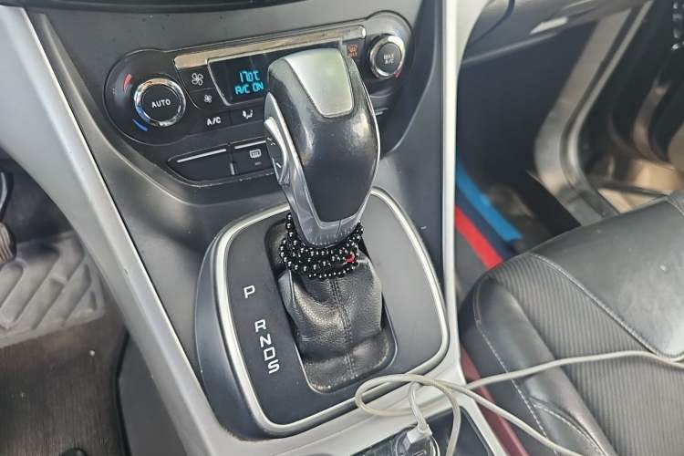 Used Ford Kuga 2015 1.5L GTDi Two-Wheel Drive Fashion Edition Gear Lever