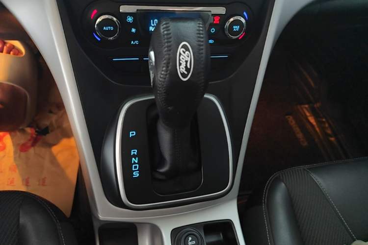 Used Ford Kuga 2015 1.5L GTDi Two-Wheel Drive Fashion Edition Gear Lever