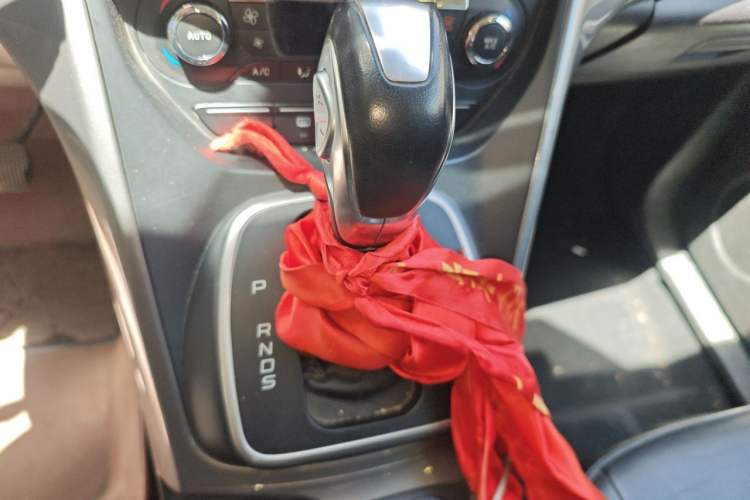 Used Ford Kuga 2015 1.5L GTDi Four-Wheel-Drive Elite Model Gear Lever