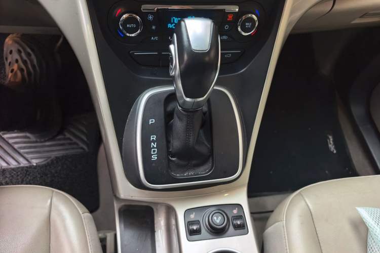 Used Ford Kuga 2015 1.5L GTDi Four-Wheel-Drive Elite Model Gear Lever