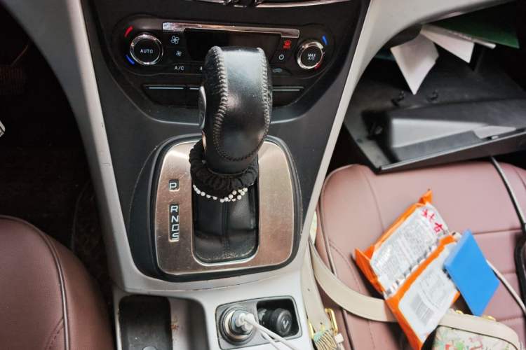 Used Ford Kuga 2015 1.5L GTDi Two-Wheel-Drive Comfort Model Gear Lever