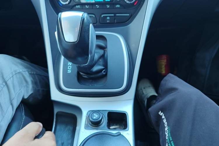 Used Ford Kuga 2015 1.5L GTDi Two-Wheel Drive Fashion Edition Gear Lever