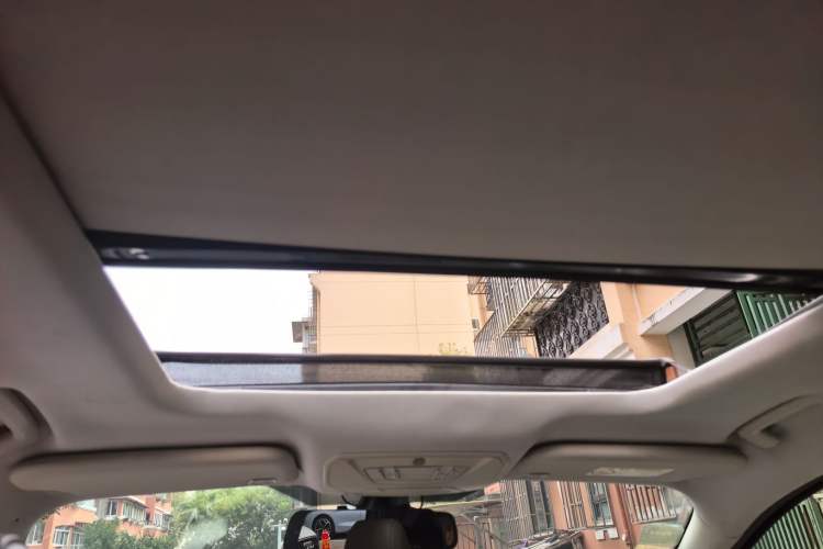 Used Ford Kuga 2015 1.5L GTDi Four-Wheel-Drive Elite Model Headliner