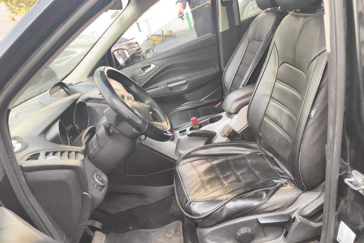 Used Ford Kuga 2015 1.5L GTDi Two-Wheel-Drive Comfort Model Left Front Seat
