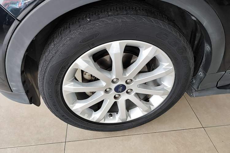 Used Ford Kuga 2015 1.5L GTDi Two-Wheel Drive Fashion Edition Left Front Wheel Hub