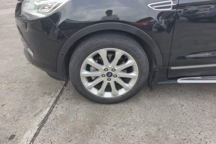Used Ford Kuga 2015 2.0L GTDi Four-Wheel Drive Prestige Model Left Front Wheel Hub