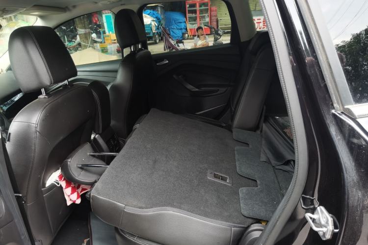 Used Ford Kuga 2015 2.0L GTDi Four-Wheel-Drive Sport Model Left Rear Seat