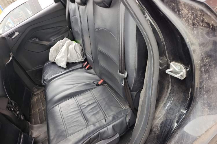 Used Ford Kuga 2015 1.5L GTDi Two-Wheel-Drive Comfort Model Left Rear Seat