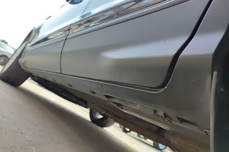 Used Ford Kuga 2015 1.5L GTDi Two-Wheel-Drive Comfort Model Left Side Sill