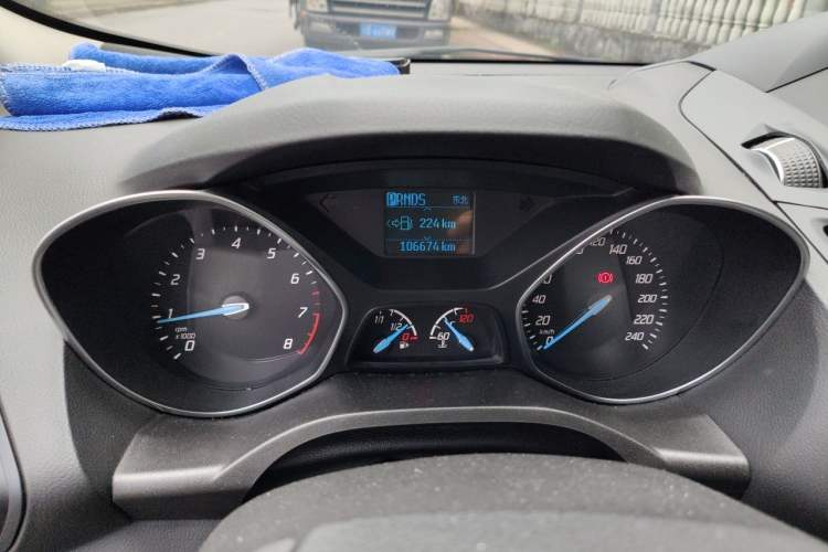 Used Ford Kuga 2015 1.5L GTDi Two-Wheel Drive Fashion Edition Odometer Close Up
