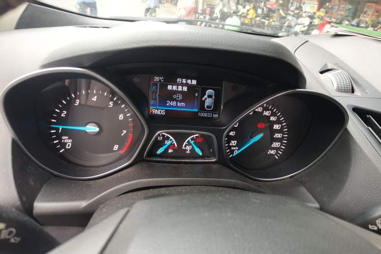 Used Ford Kuga 2015 2.0L GTDi Four-Wheel-Drive Sport Model Odometer Close Up