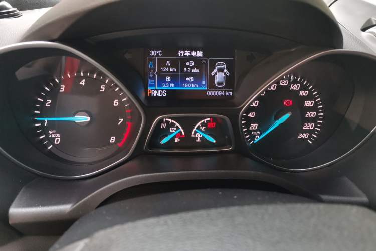 Used Ford Kuga 2015 1.5L GTDi Four-Wheel-Drive Elite Model Odometer Close Up