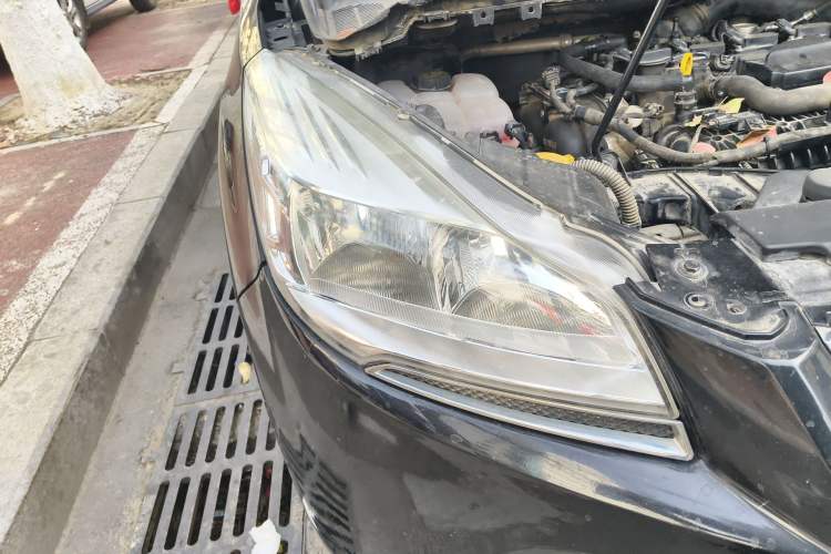 Used Ford Kuga 2015 1.5L GTDi Two-Wheel-Drive Comfort Model Right Front Headlight