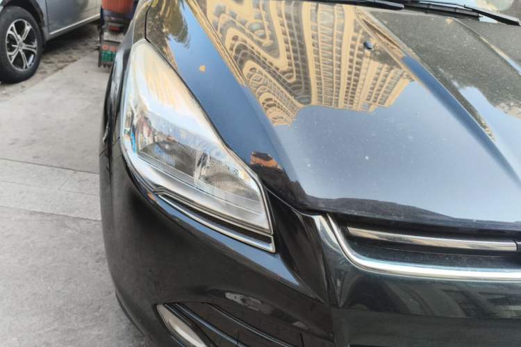 Used Ford Kuga 2015 1.5L GTDi Two-Wheel-Drive Comfort Model Right Front Headlight