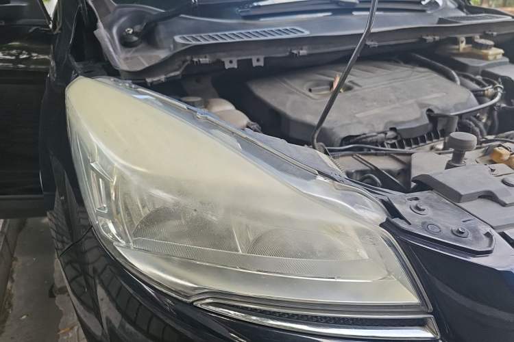 Used Ford Kuga 2015 1.5L GTDi Two-Wheel Drive Fashion Edition Right Front Headlight