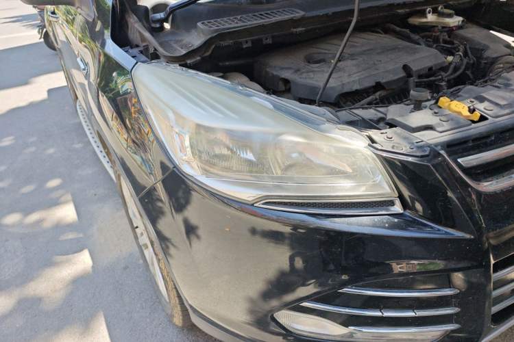 Used Ford Kuga 2015 1.5L GTDi Four-Wheel-Drive Elite Model Right Front Headlight