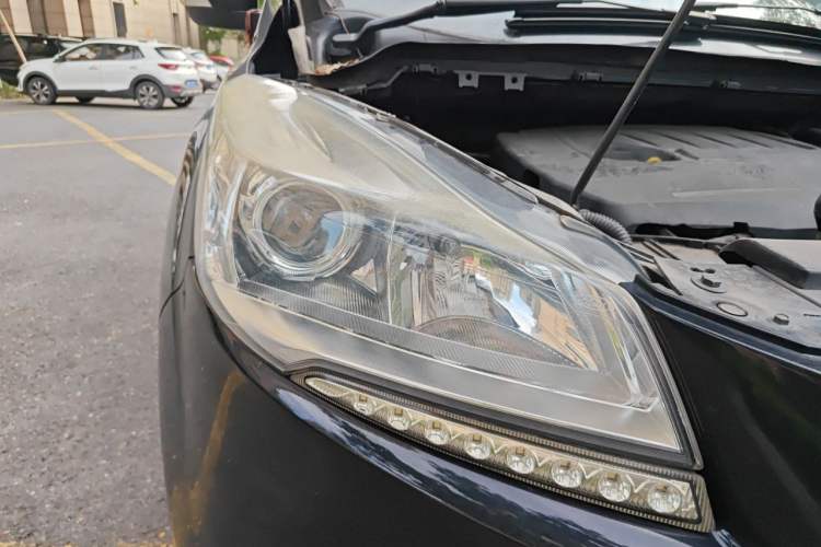 Used Ford Kuga 2015 1.5L GTDi Two-Wheel-Drive Comfort Model Right Front Headlight