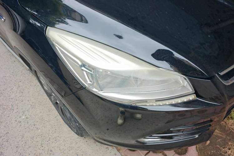 Used Ford Kuga 2015 1.5L GTDi Two-Wheel-Drive Comfort Model Right Front Headlight