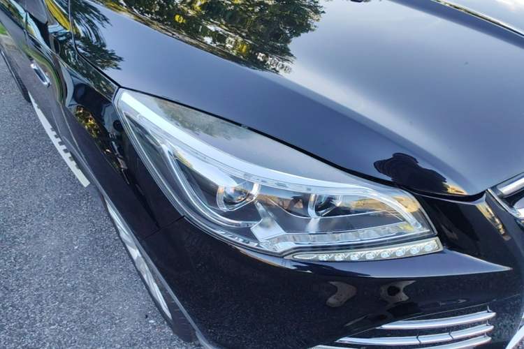Used Ford Kuga 2015 1.5L GTDi Two-Wheel Drive Fashion Edition Right Front Headlight