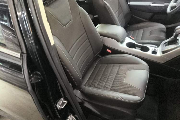 Used Ford Kuga 2015 1.5L GTDi Two-Wheel Drive Fashion Edition Right Front Seat